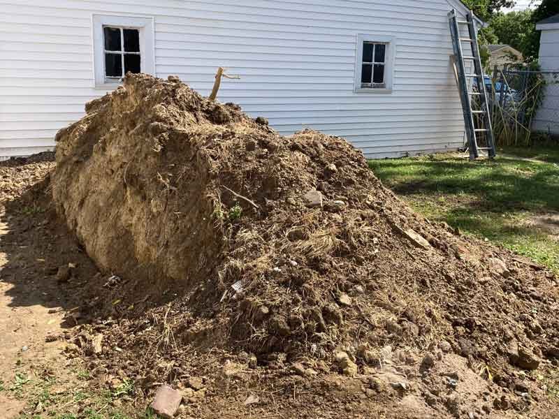Delta-X removing dirt in the Quad Cities - Davenport, iowa.